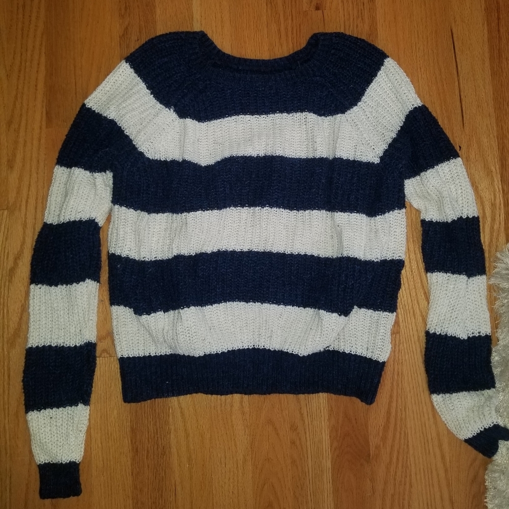 Abercrombie & Fitch Knit Sweater